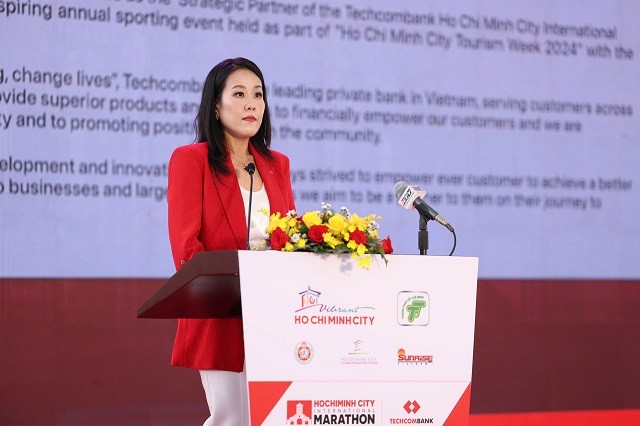 ba-thai-minh-diem-tu-giam-doc-khoi-tiep-thi-ngan-hang-ky-thuong-viet-nam-techcombank-1733472756.jpg