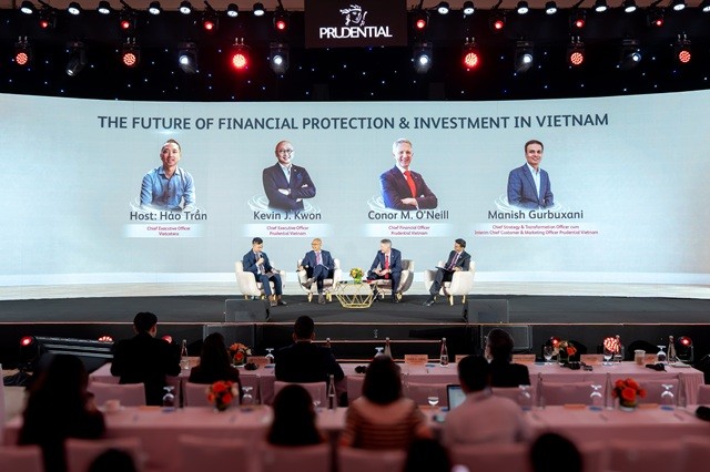 cac-dai-dien-prudential-viet-nam-tham-gia-chia-se-goc-nhin-ve-tuong-lai-bao-ve-tai-chinh-va-dau-tu-tai-viet-nam-1758783530.JPG