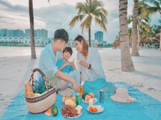 Sao Việt ấn tượng với 'nhà ở biển' tại Hà Nội