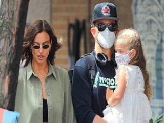 Irina Shayk và Bradley Cooper đi dạo cùng con