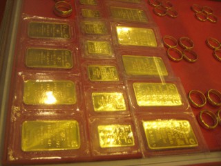 Giá vàng hôm nay 16-9: Vàng SJC lại tuột dốc