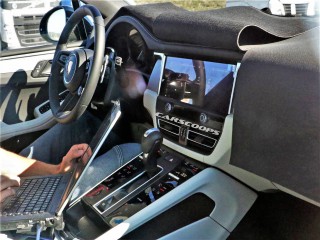 Porsche Macan phiên bản mới bị rò rỉ ảnh nội thất