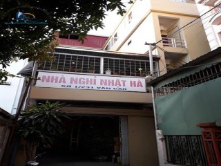 Bắt quả tang 4 cặp nam nữ đang mua bán dâm