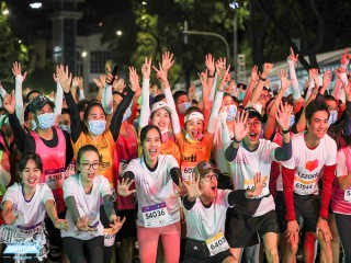 VnExpress Marathon Hanoi Midnight có thêm giải thưởng đồng đội