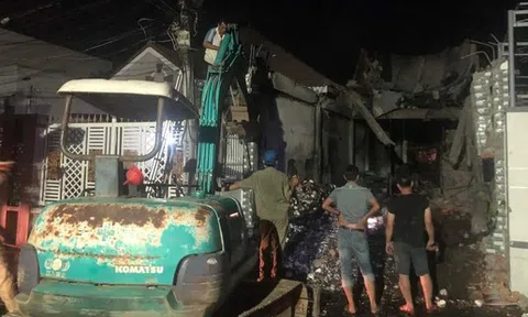 Suốt đêm tìm kiếm 3 mẹ con mất tích trong vụ cháy nhà ở Ninh Thuận