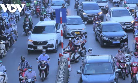 Một tuần phân làn trên đường Nguyễn Trãi: Xe máy vẫn "chung lối" ô tô