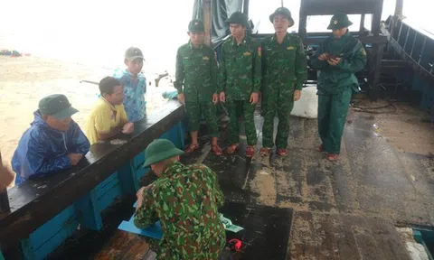 Phát hiện thêm 3kg chất rắn nghi là ma túy trên biển Quảng Trị