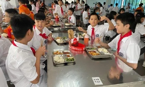 Hà Nội yêu cầu các trường kiểm soát chặt chẽ nguồn gốc thực phẩm