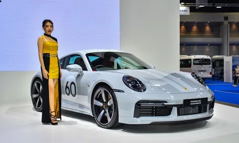 Cận cảnh Porsche 911 Sport Classic sắp về tay Nguyễn Quốc Cường