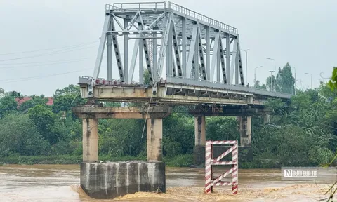 Khoảnh khắc thoát khỏi cửa tử của nạn nhân vụ sập cầu Phong Châu