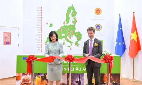 Gian hàng của Liên minh châu Âu (EU) tại Triển lãm Vietnam Foodexpo 2024 trưng bày hơn 200 thực phẩm xuất sắc của EU