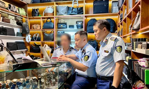Điểm nóng buôn bán hàng giả, hàng nhái tại TP Hồ Chí Minh