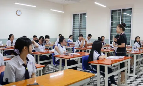 TP Hồ Chí Minh: Hơn 500 thí sinh bỏ thi, 2 em đi trễ trong ngày thi thứ hai