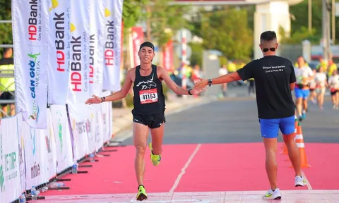 Huỳnh Anh Khôi - Văn Tâm - Đan Quyết làm nóng đường đua HDBank Green Marathon 2025