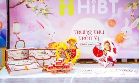 Trung thu Tròn vị, HiBT sẻ chia hàng trăm phần quà tới muôn nẻo đường phố