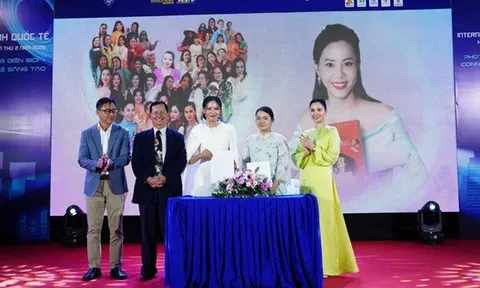 Nữ nhà báo trẻ ra mắt cuốn sách Sống sao cho sướng