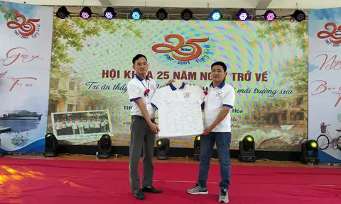 Quảng Ngọc (Thanh Hóa): Hội khóa 25 năm ngày trở về – Tri ân thầy cô, nối dài nghĩa tình dưới mái trường xưa
